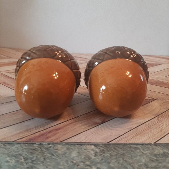 Living Quarters Acorn Salt and Pepper Shakers Ceramic Thanksgiving Fall NEW - Picture 6 of 10